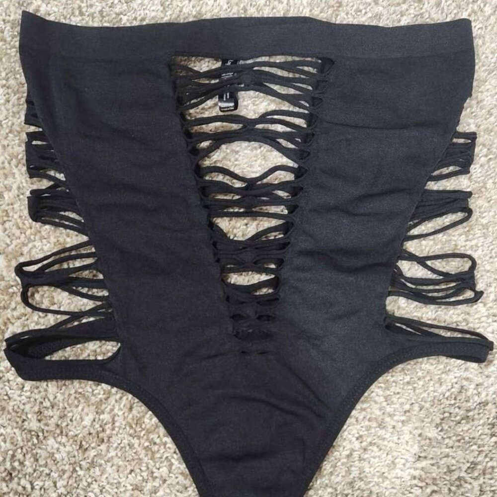 Black strapless bodysuit